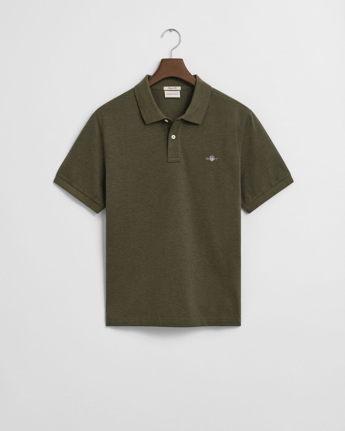 Polo piqué coupe droite avec écusson